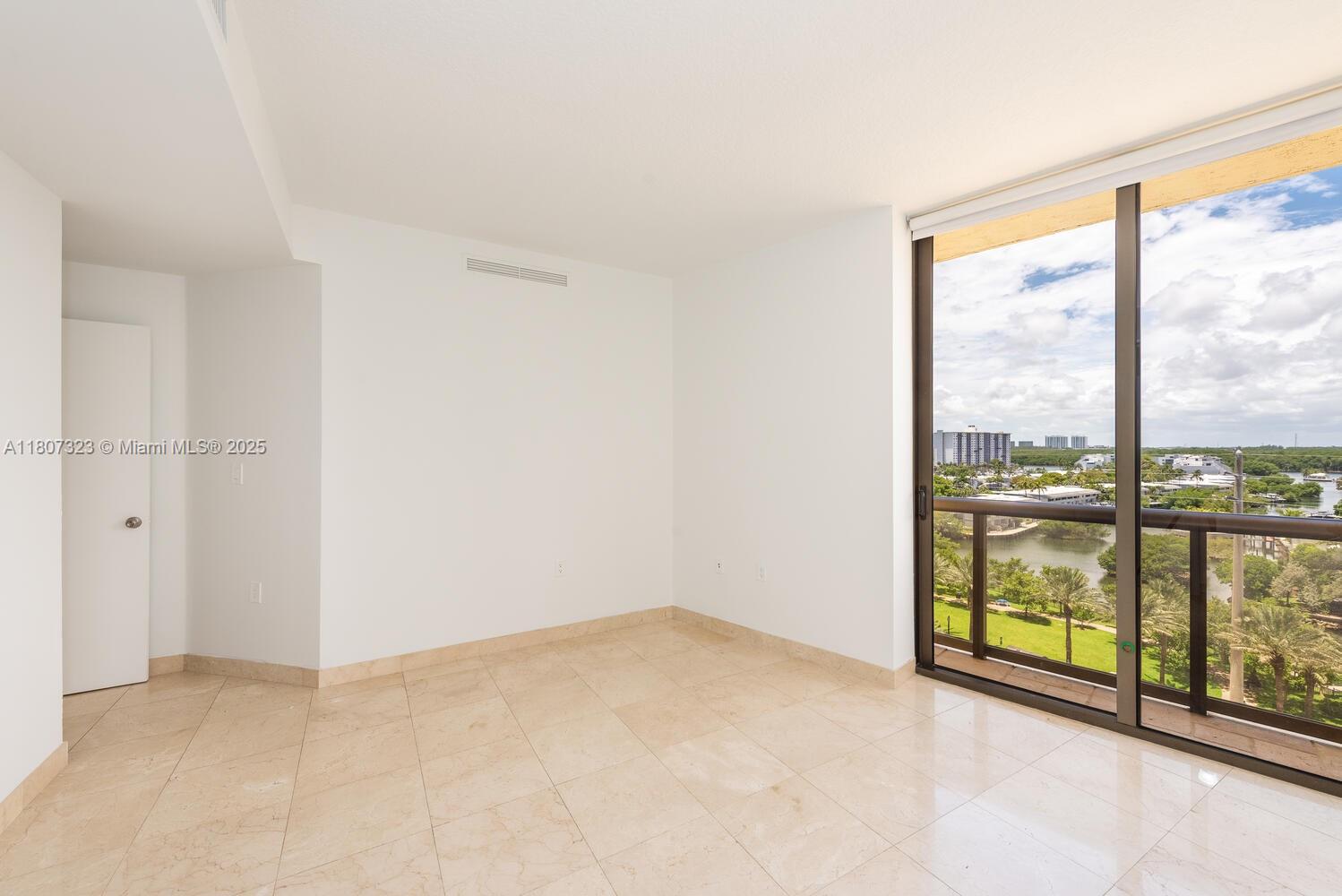 16275 COLLINS AV #804, Sunny Isles Beach FL 33160