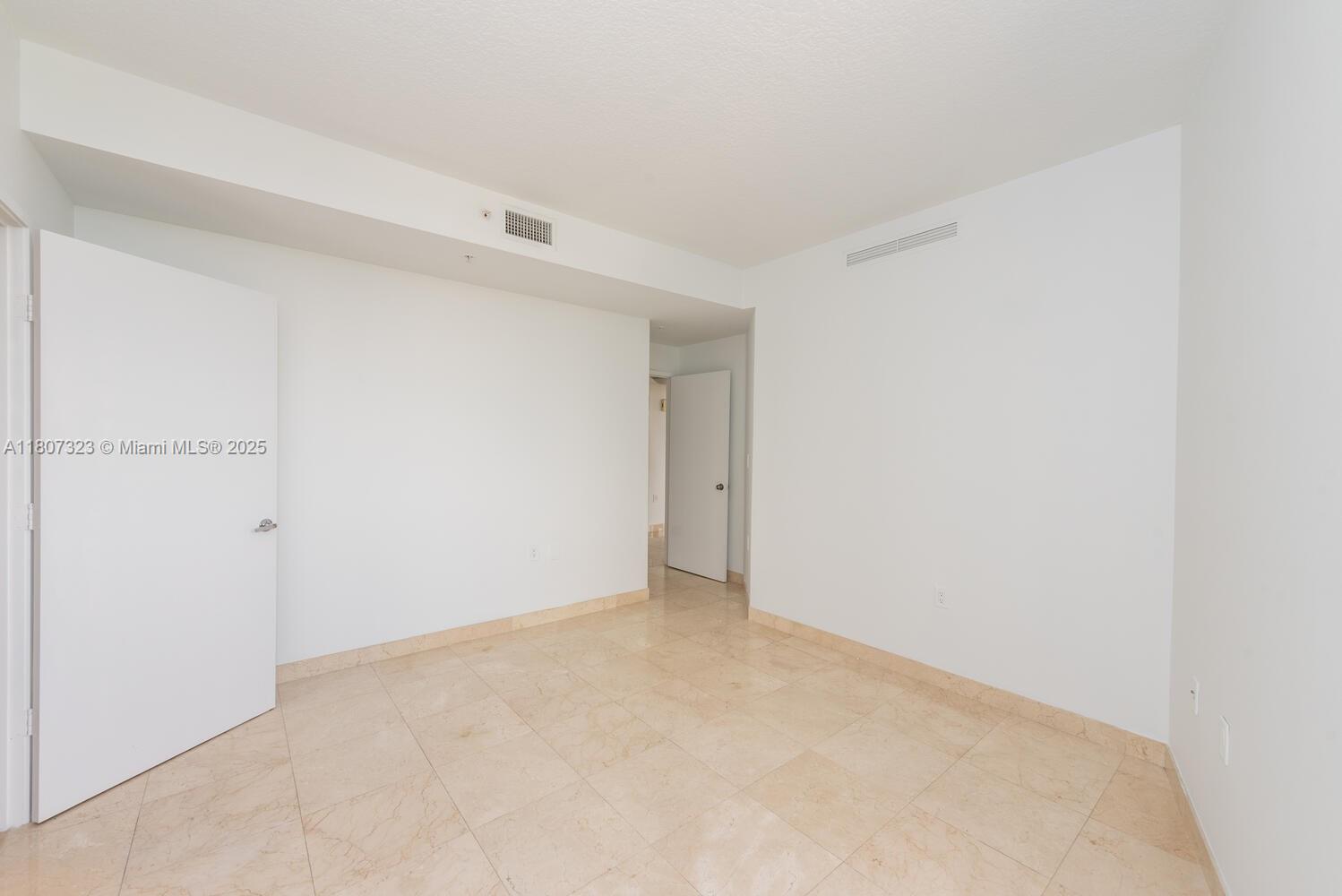 16275 COLLINS AV #804, Sunny Isles Beach FL 33160