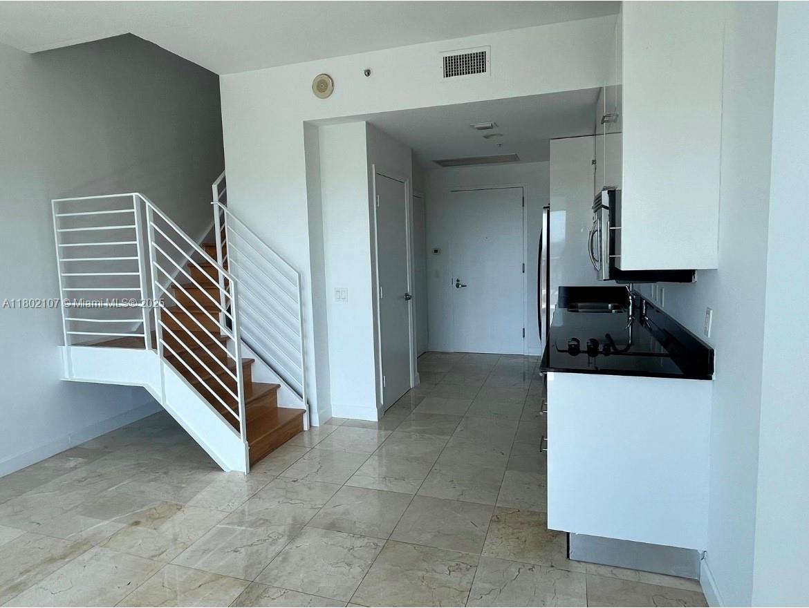 60 SW 13th St #1411, Miami FL 33130