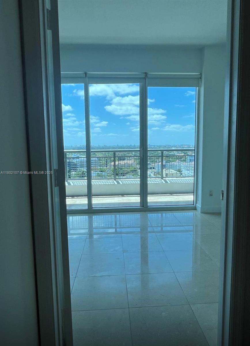 60 SW 13th St #1411, Miami FL 33130