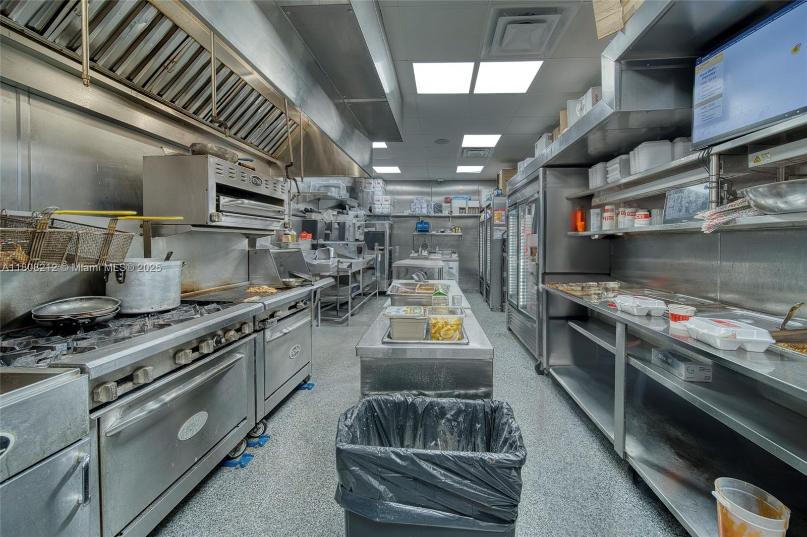 Completely Remodeled Restaurant On 184th Street Off The Turnpike