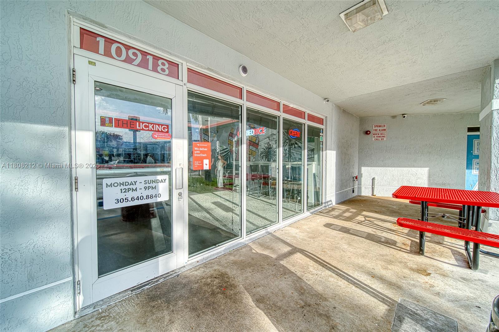 Completely Remodeled Restaurant On 184th Street Off The Turnpike