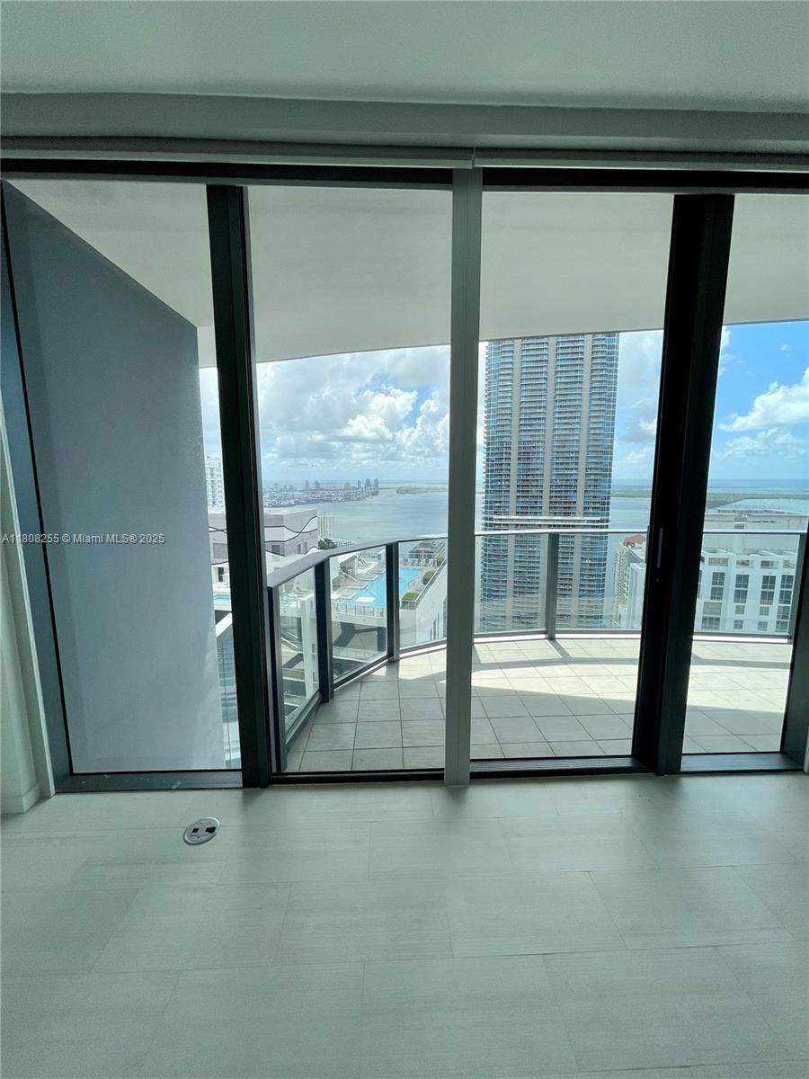 Miami FL 33131 - A11808255