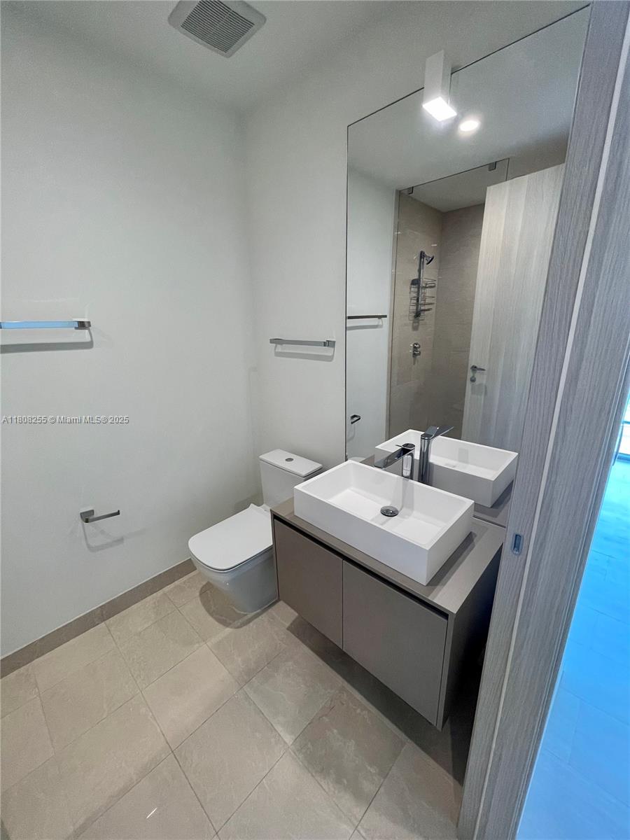 Miami FL 33131 - A11808255