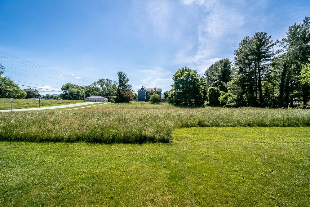 TBD 300 Block 3rd St