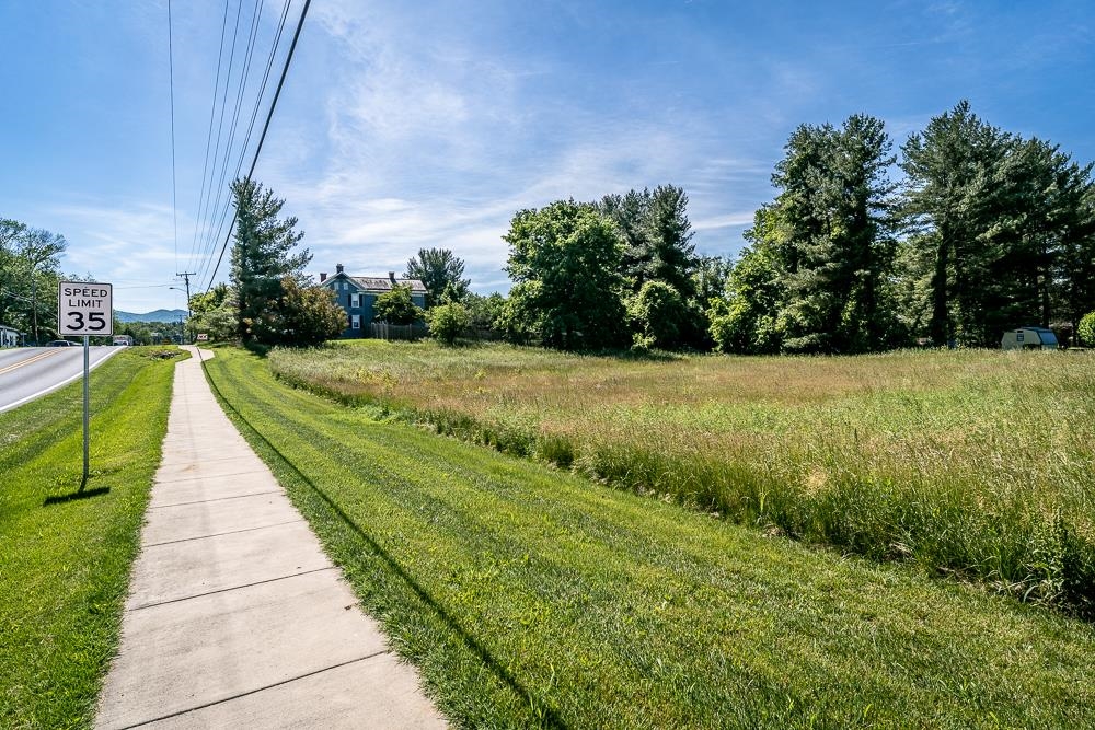 TBD 300 Block 3rd St