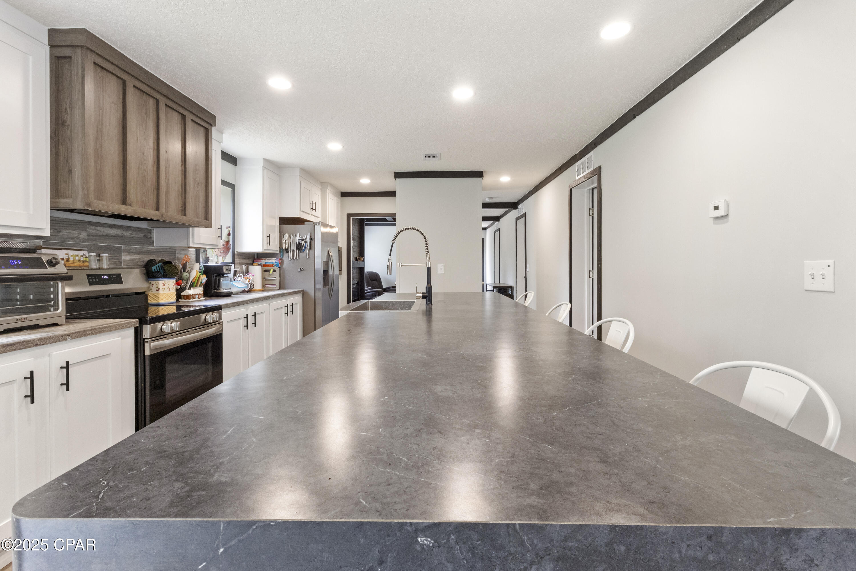 Image 12 For 327 Berthe Avenue