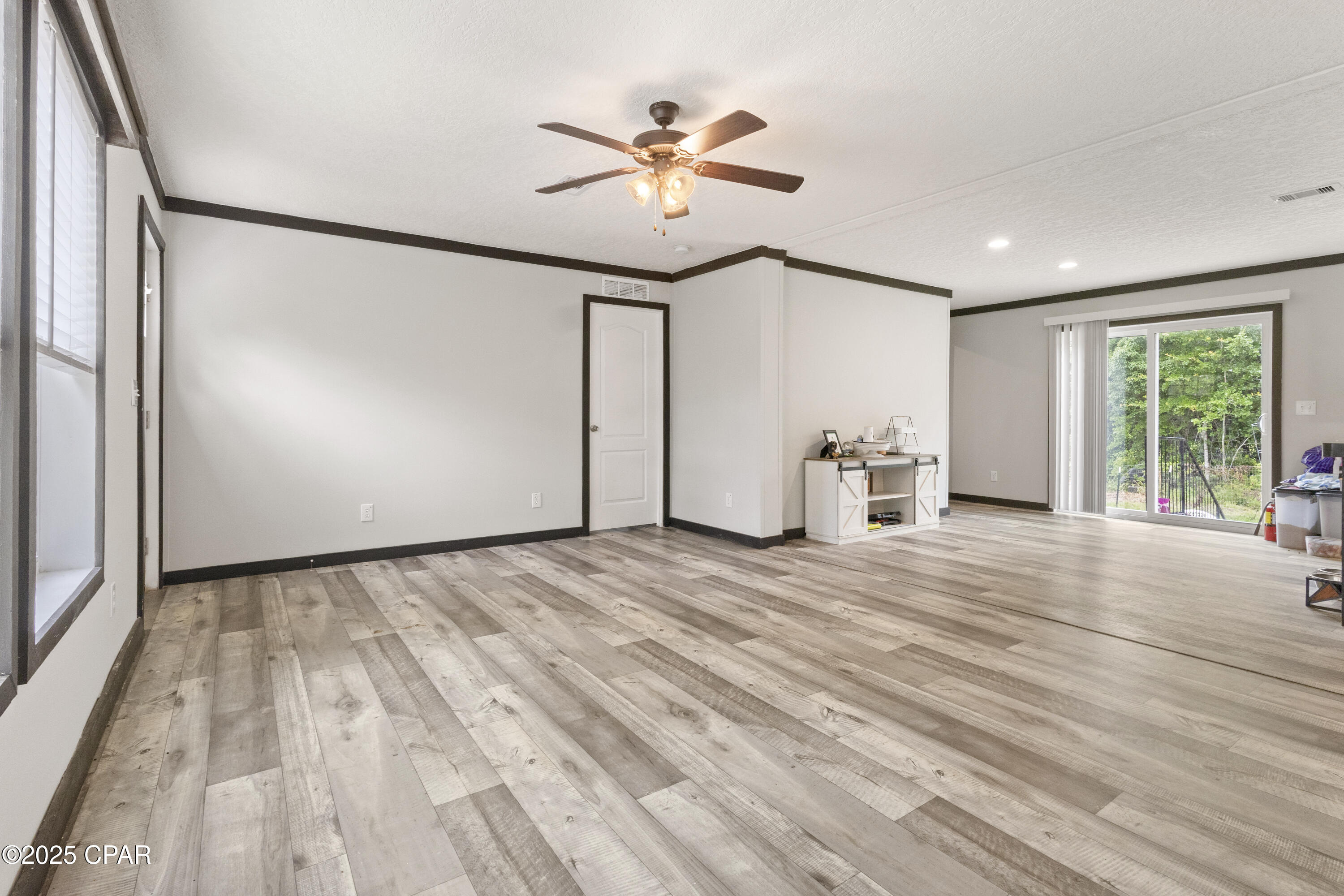 Image 9 For 327 Berthe Avenue