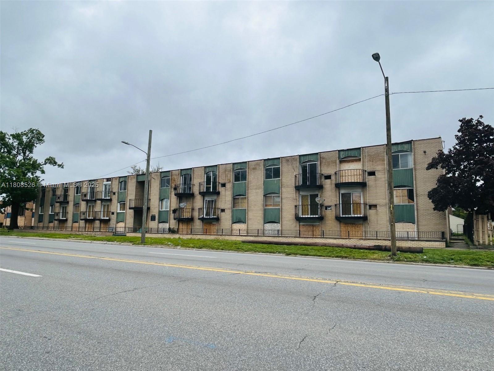 listing main picture