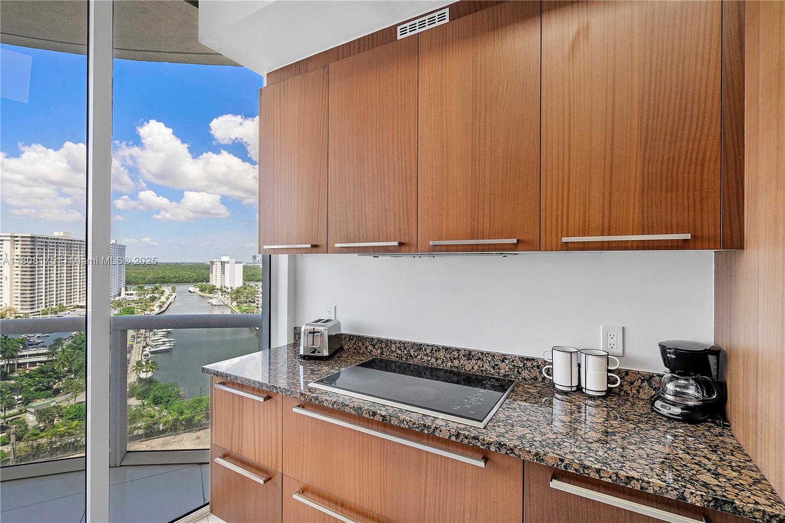 15811 Collins Ave #1205, Sunny Isles Beach FL 33160
