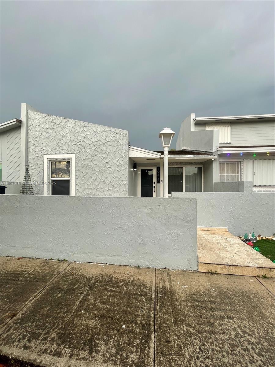 19423 NW 53rd Pl, Miami Gardens, Florida image 2