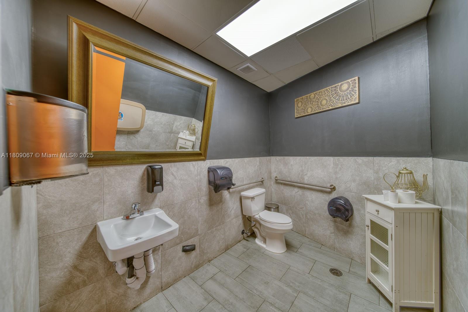 Full Service Restaurant For Sale In The Crossings With Outdoor Terrace