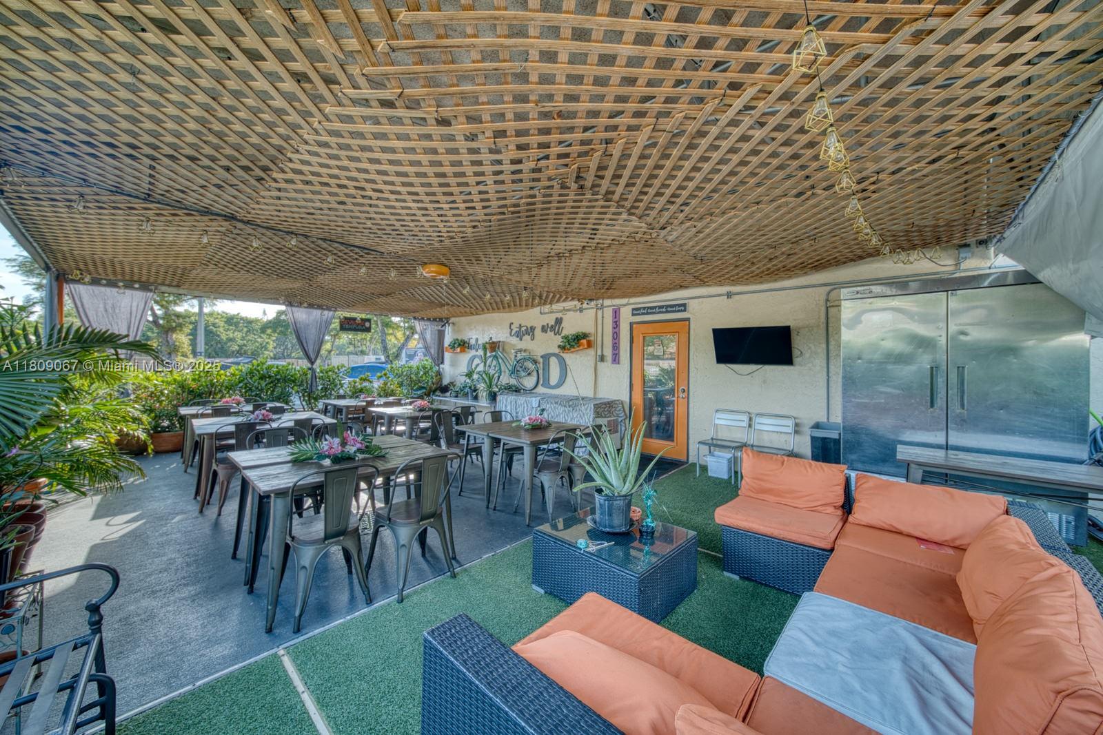 Full Service Restaurant For Sale In The Crossings With Outdoor Terrace