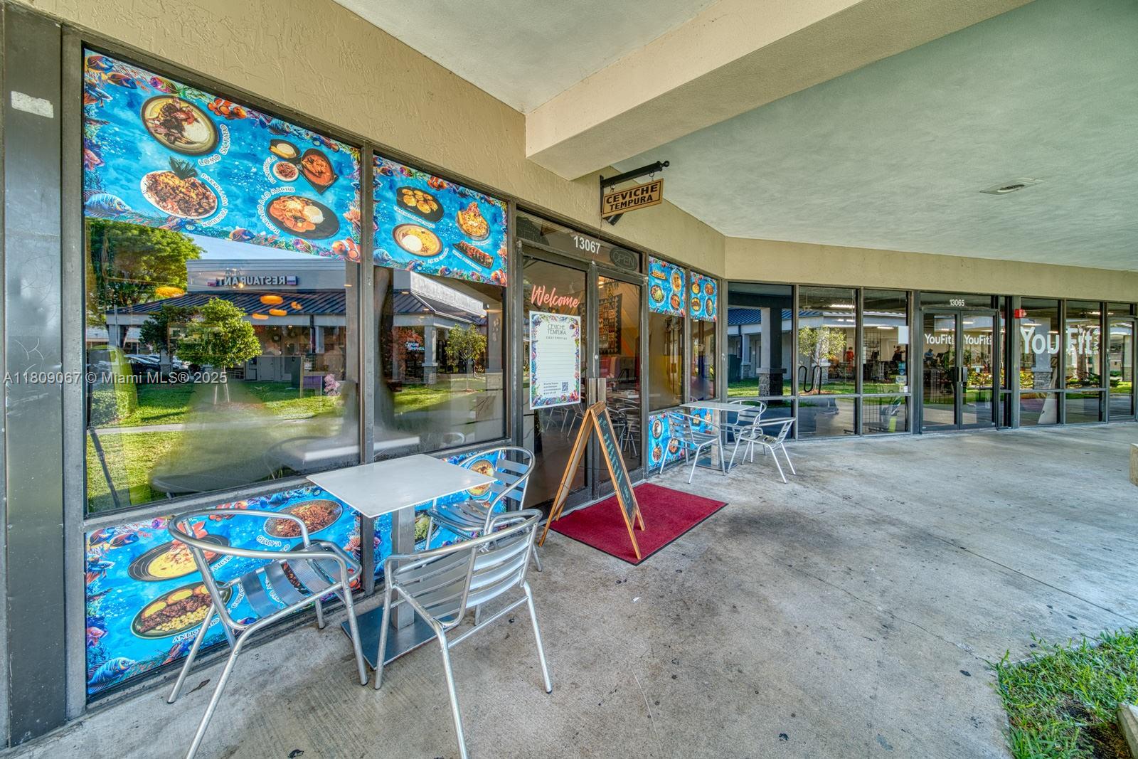 Full Service Restaurant For Sale In The Crossings With Outdoor Terrace