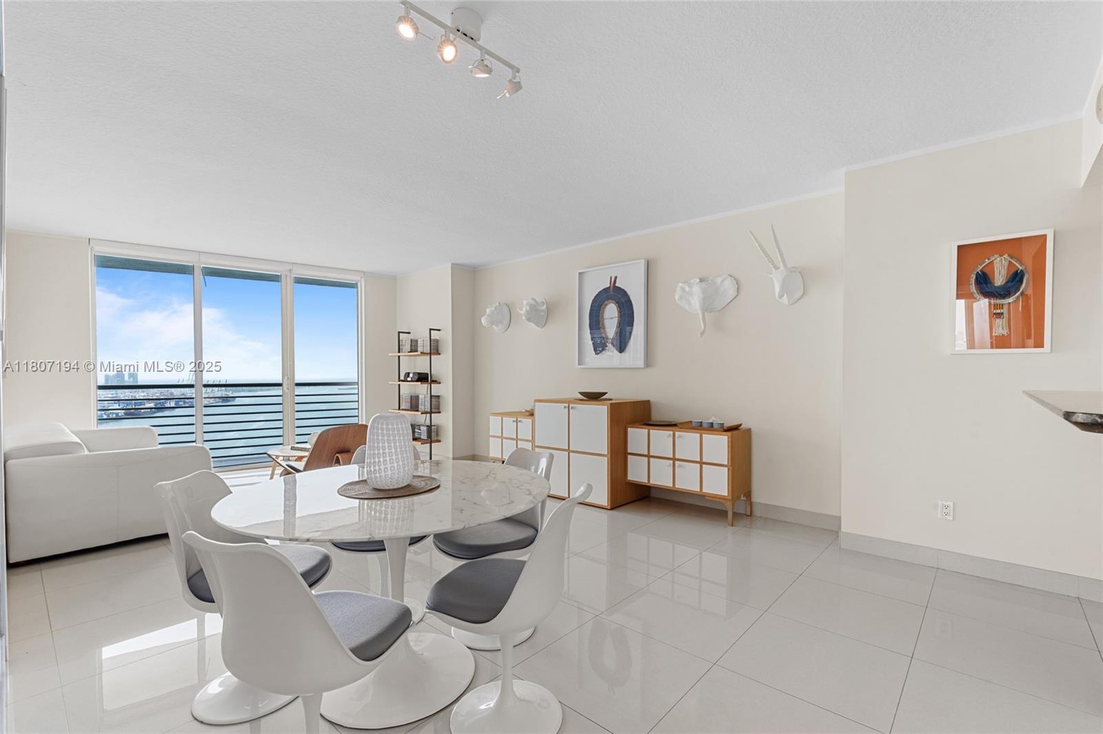 325 S Biscayne Blvd #3926, Miami FL 33131
