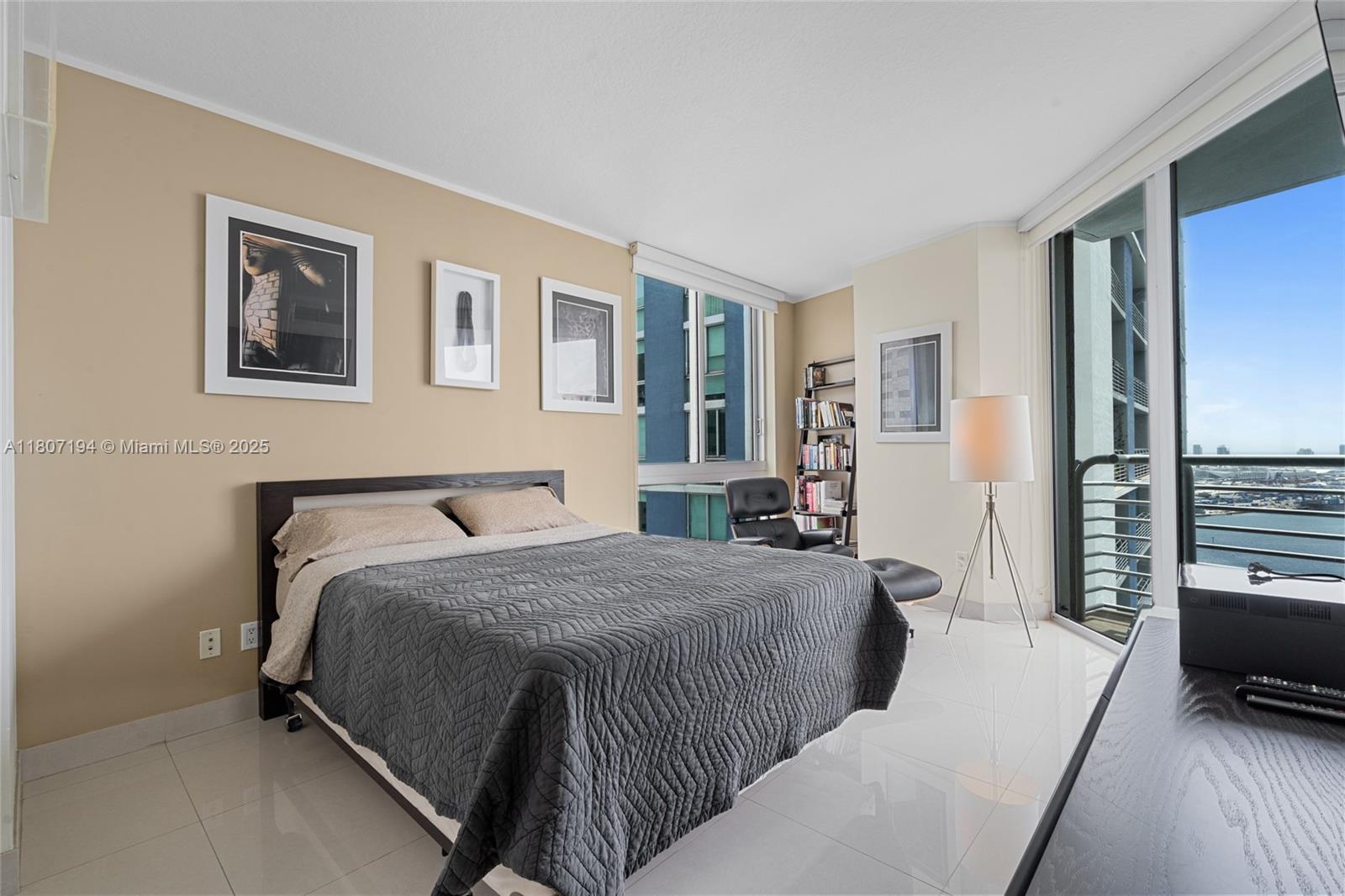 325 S Biscayne Blvd #3926, Miami FL 33131