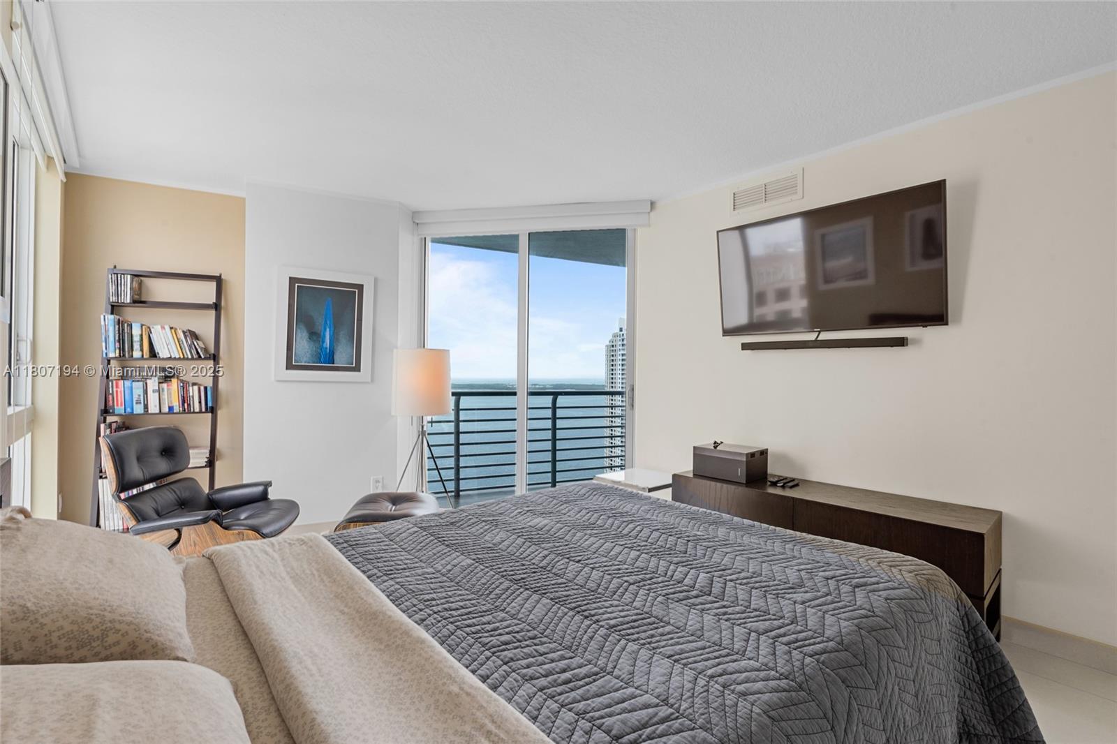325 S Biscayne Blvd #3926, Miami FL 33131