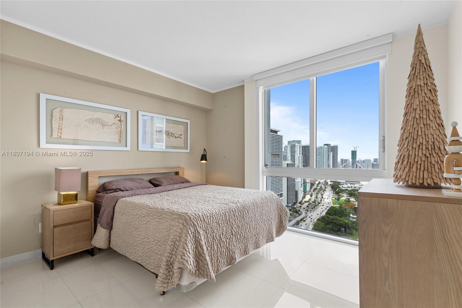 325 S Biscayne Blvd #3926, Miami FL 33131