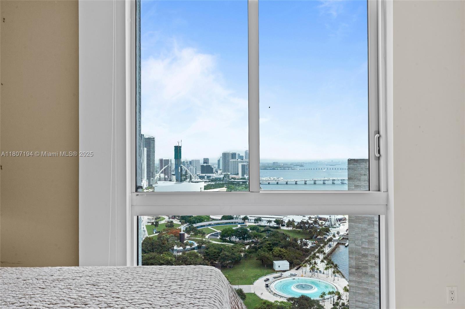 325 S Biscayne Blvd #3926, Miami FL 33131