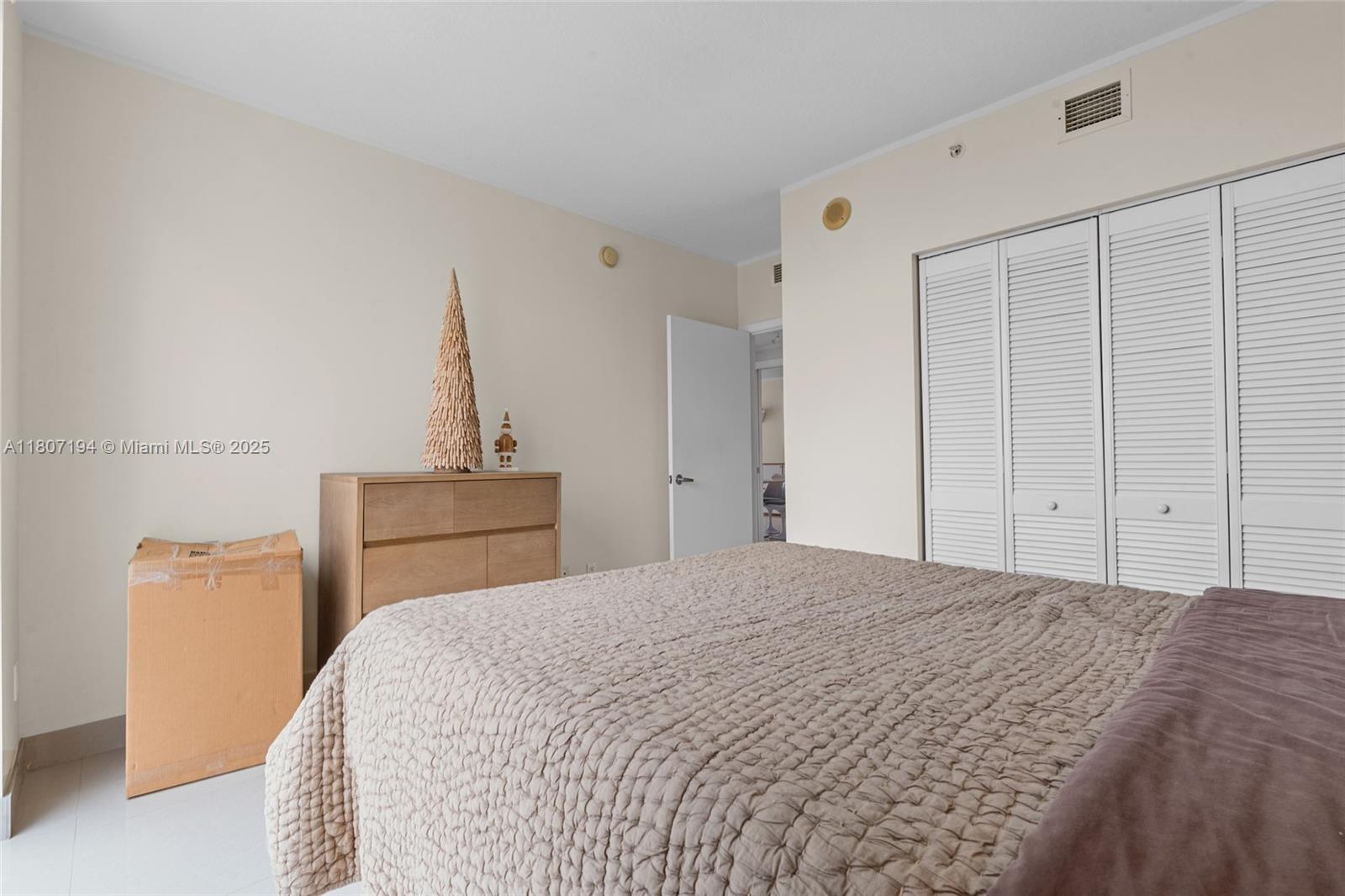 325 S Biscayne Blvd #3926, Miami FL 33131