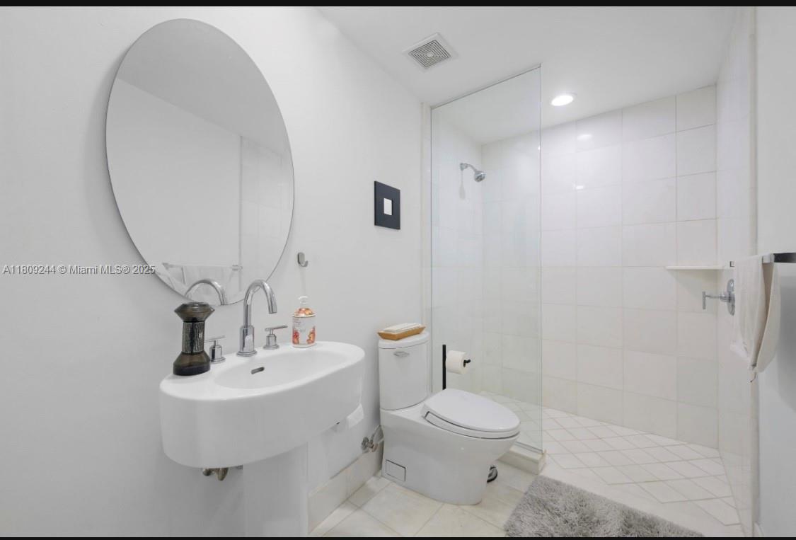 2950 NE 188th St #121, Aventura FL 33180