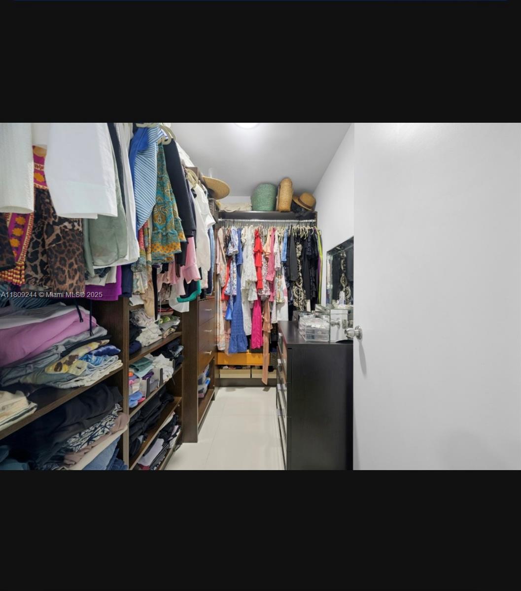 2950 NE 188th St #121, Aventura FL 33180
