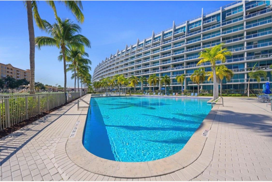 2950 NE 188th St #121, Aventura FL 33180