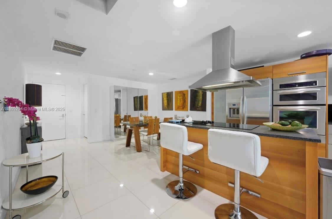 2950 NE 188th St #121, Aventura FL 33180