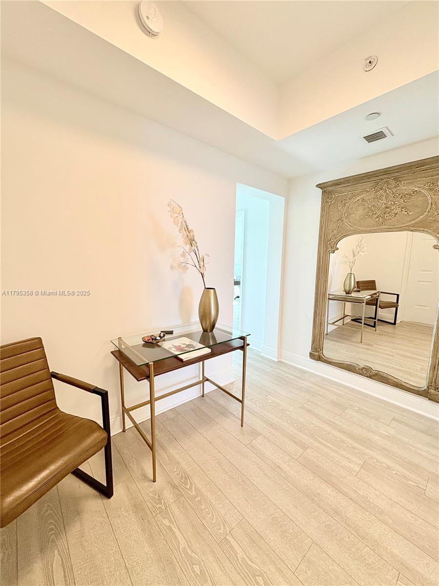 3330 NE 190th St #2710, Aventura FL 33180