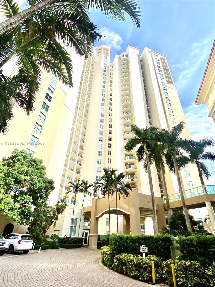 3330 NE 190th St #2710, Aventura FL 33180