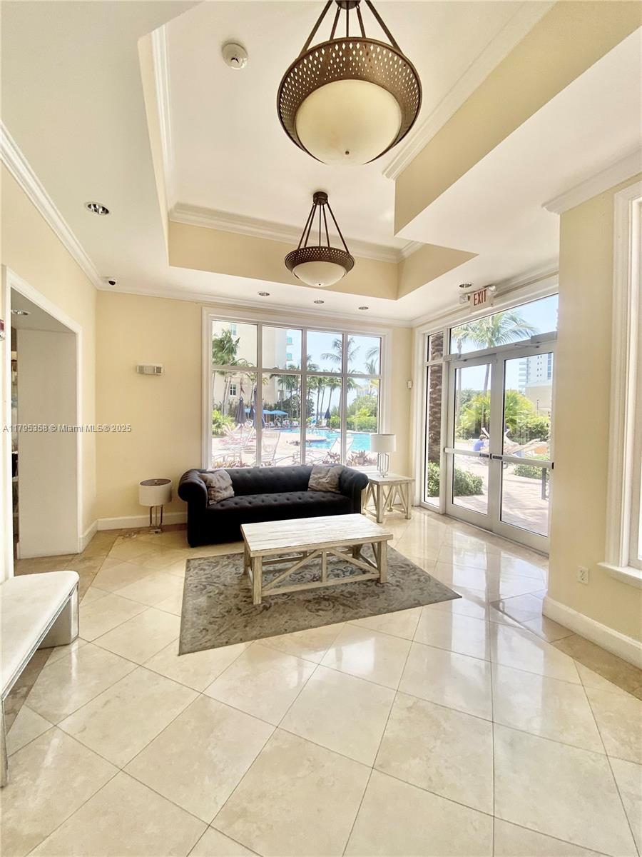 3330 NE 190th St #2710, Aventura FL 33180