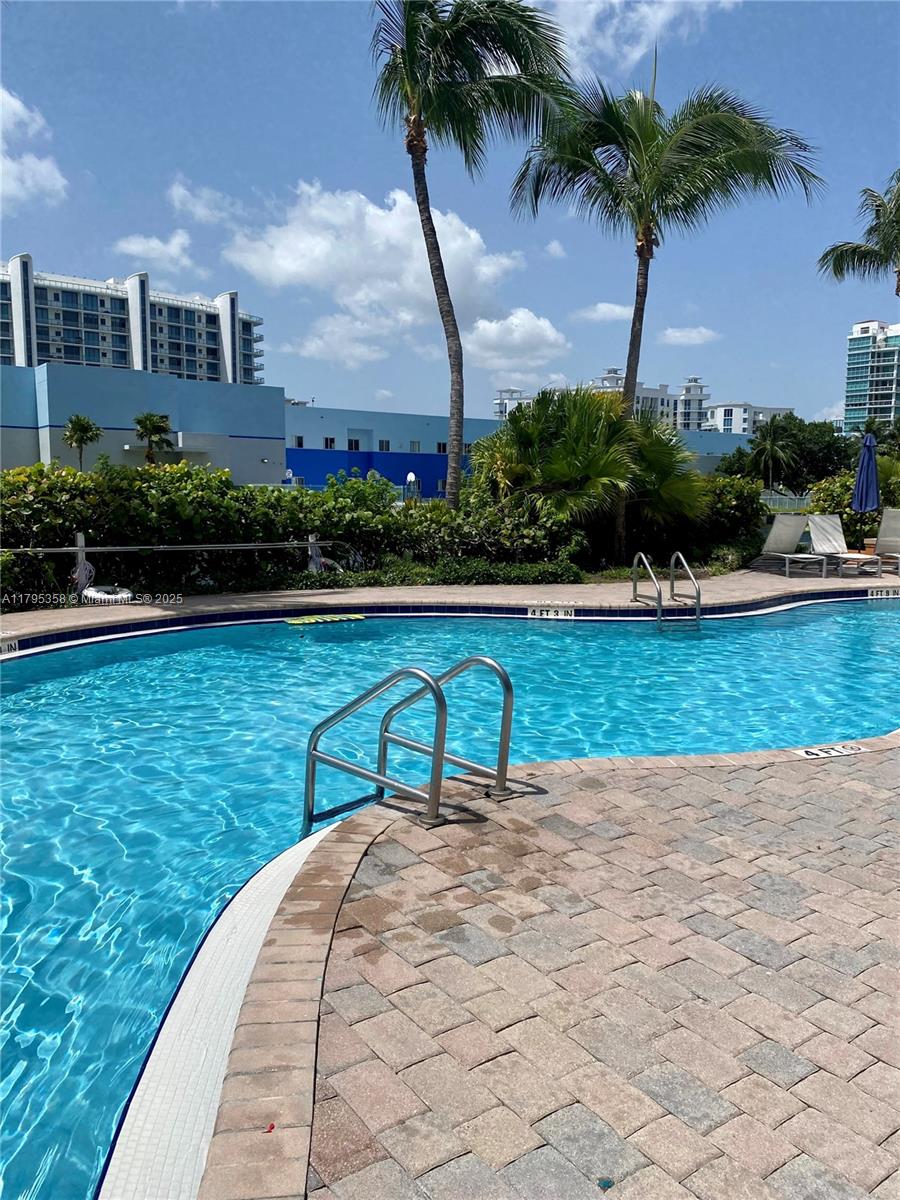 3330 NE 190th St #2710, Aventura FL 33180