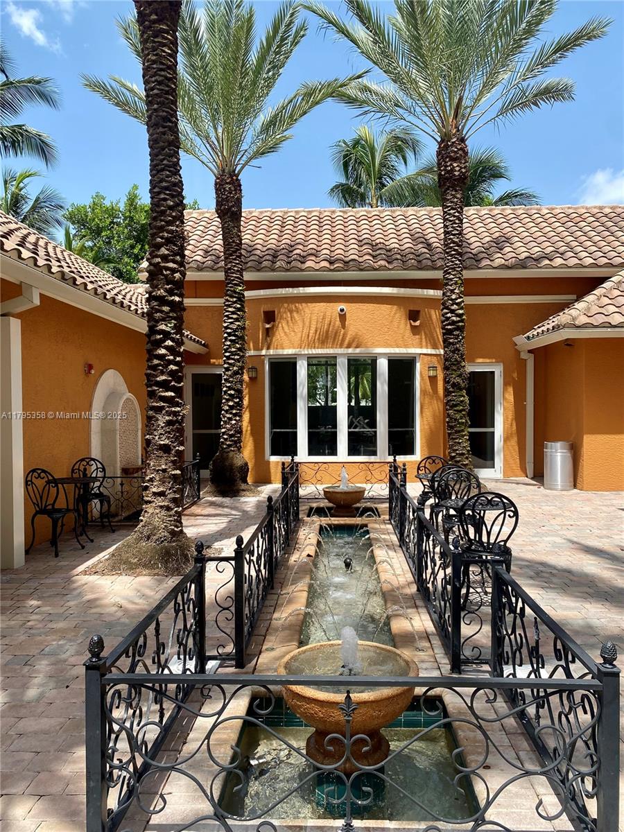 3330 NE 190th St #2710, Aventura FL 33180