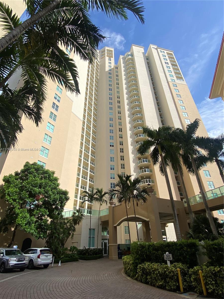 3330 NE 190th St #2710, Aventura FL 33180