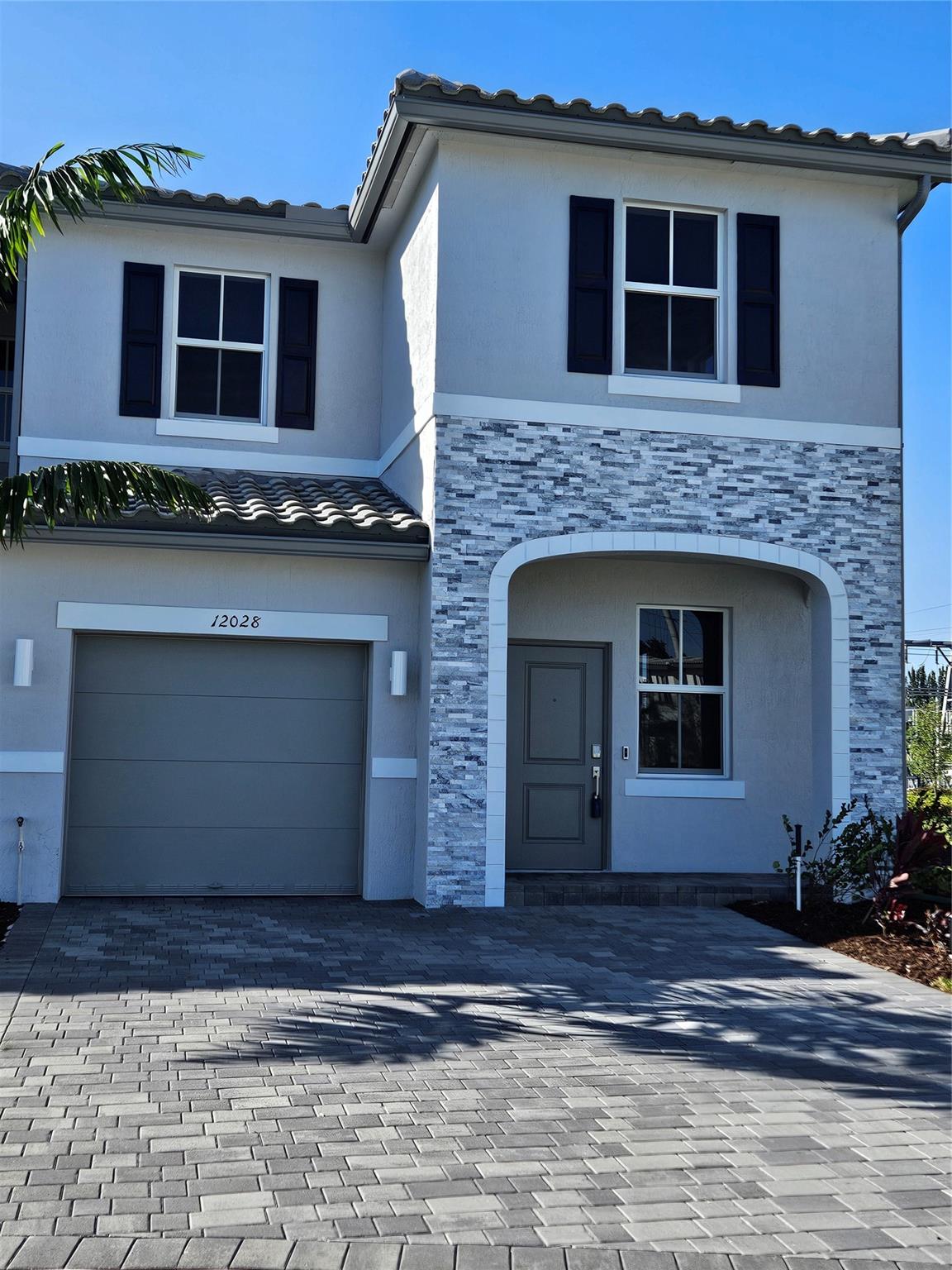 Wyndham Lakes Plaza 163-2