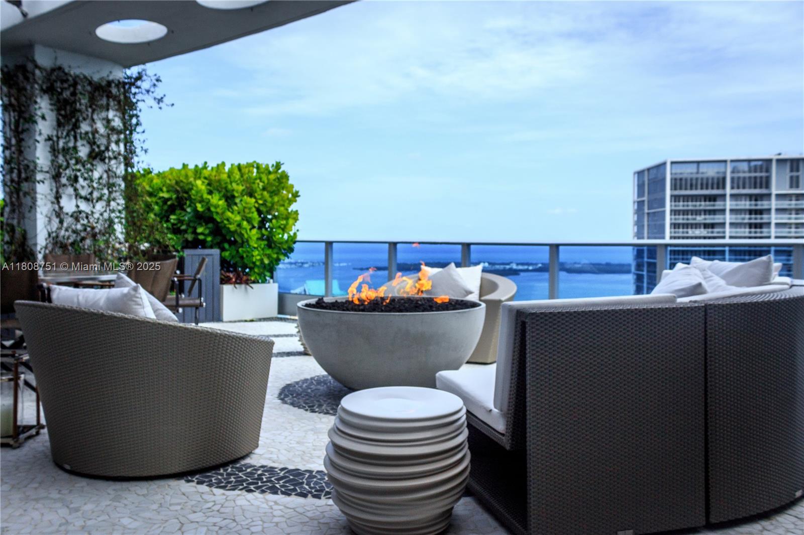 200 Biscayne Boulevard Way Unit P H-5404, Miami, Florida 33131