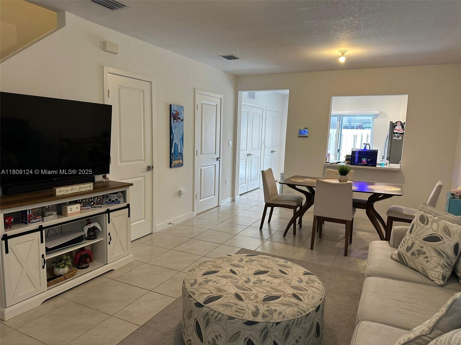 444 NE 5th Ln, Florida City, Florida image 5