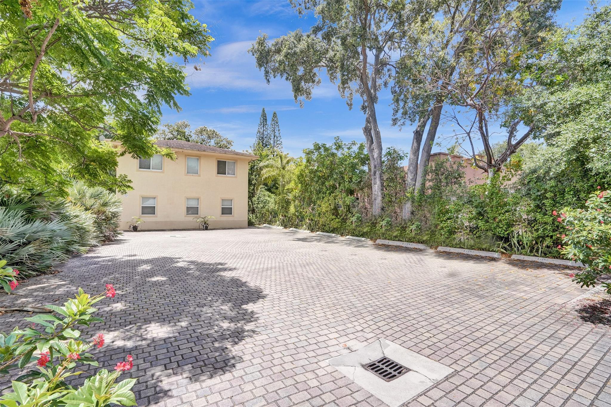 Homes for sale in North Lauderdale, FL | 420 Se 18Th Ct, North Lauderdale, FL 33316 | MLS# F10505667