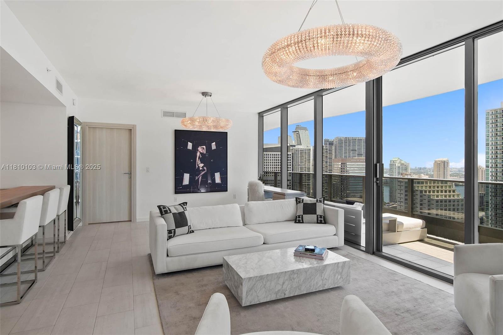 1000 Brickell Plz #4209, Miami FL 33131