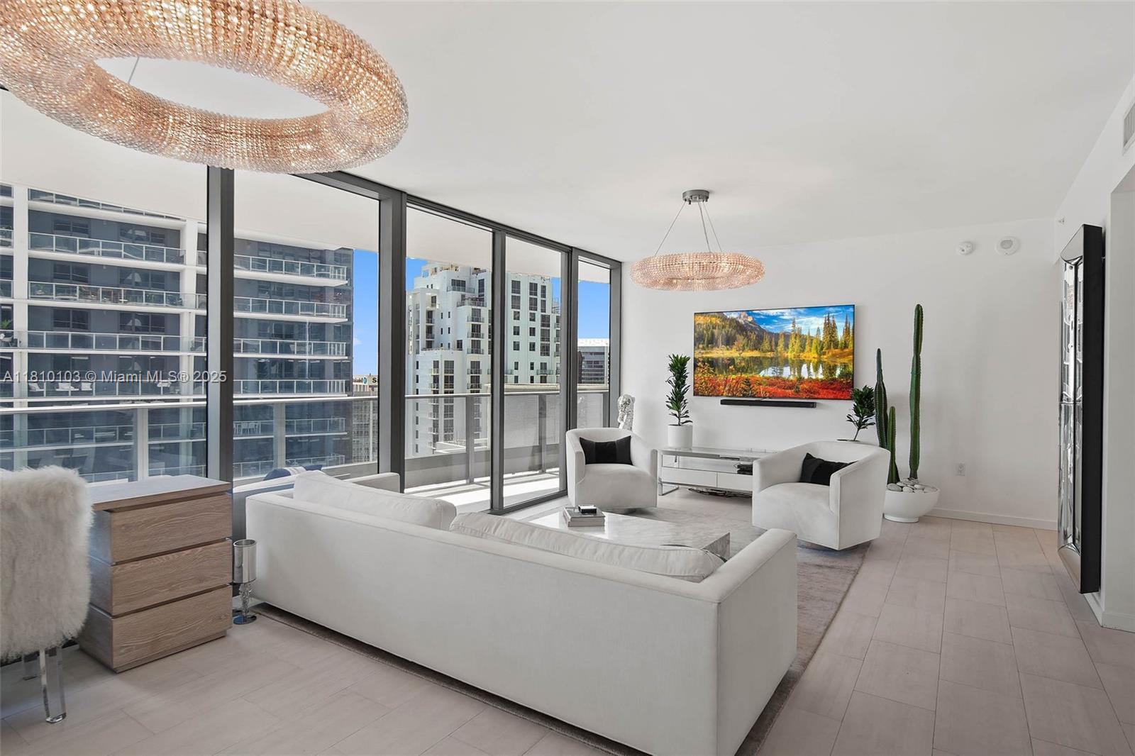 1000 Brickell Plz #4209, Miami FL 33131