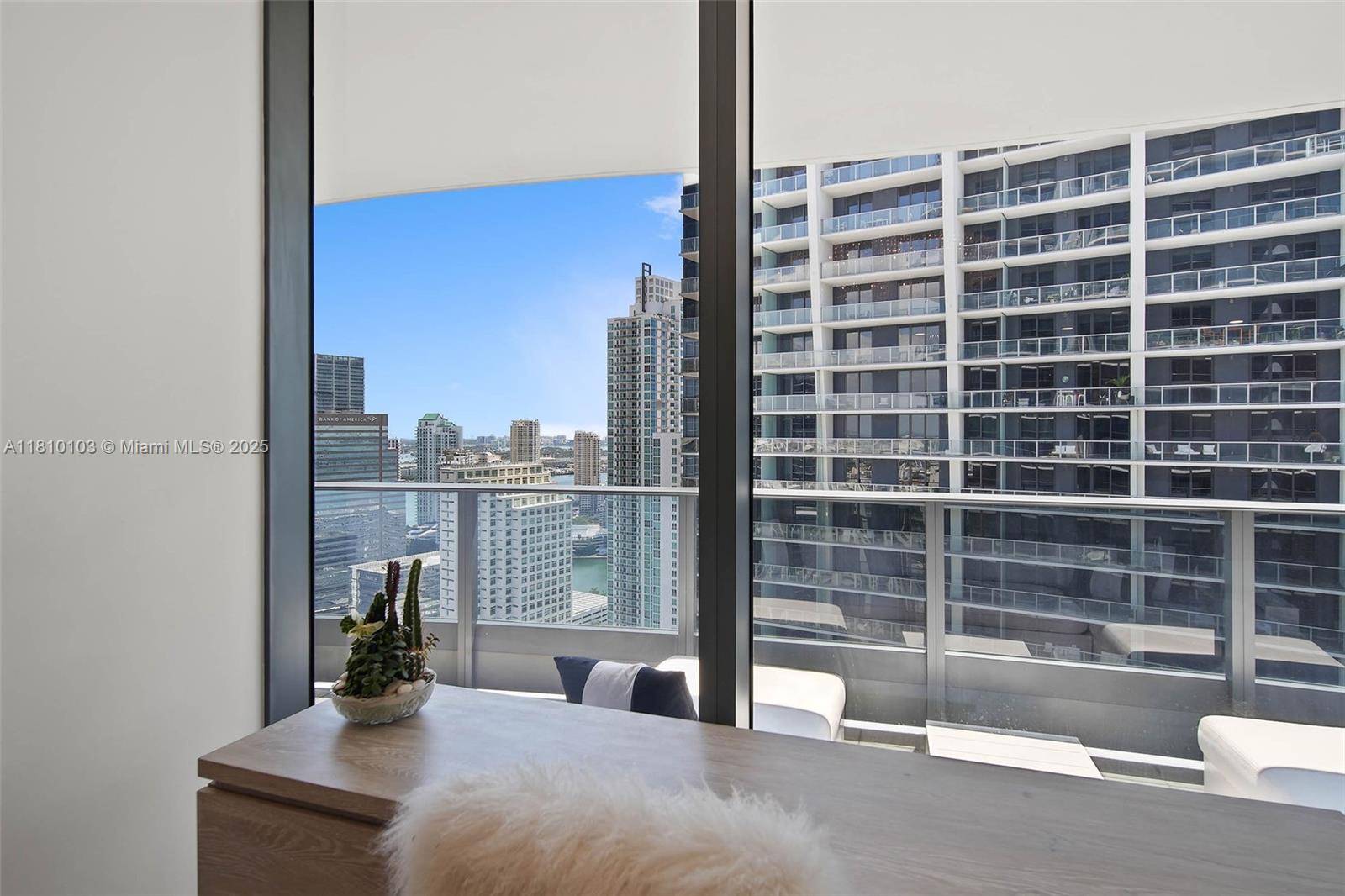 1000 Brickell Plz #4209, Miami FL 33131