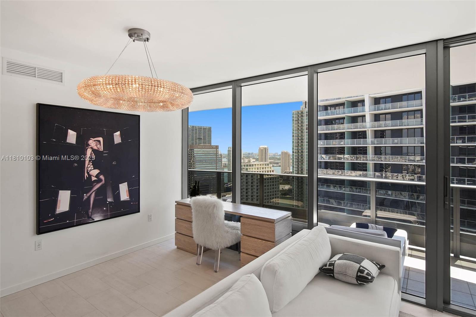 1000 Brickell Plz #4209, Miami FL 33131
