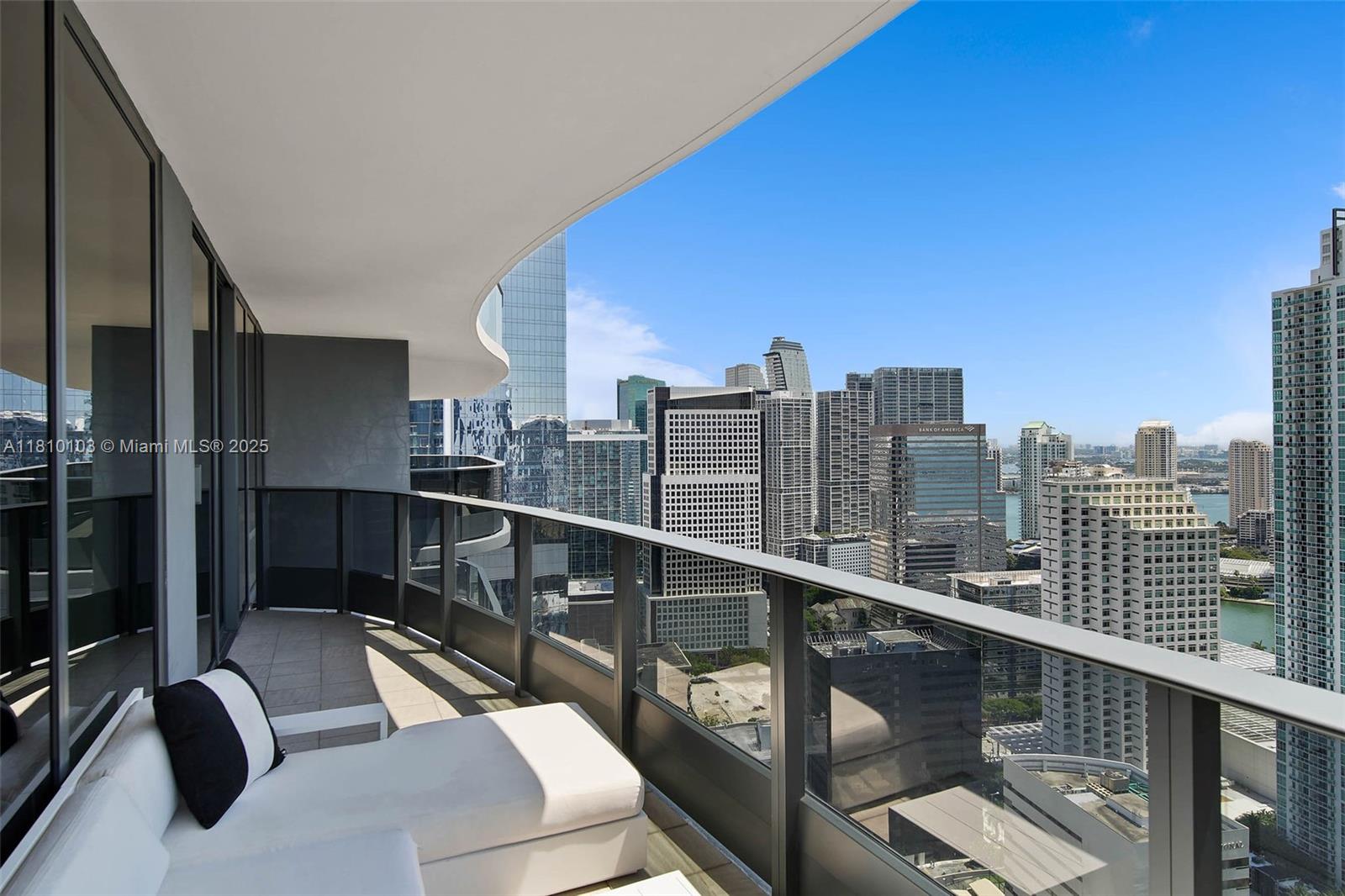 1000 Brickell Plz #4209, Miami FL 33131