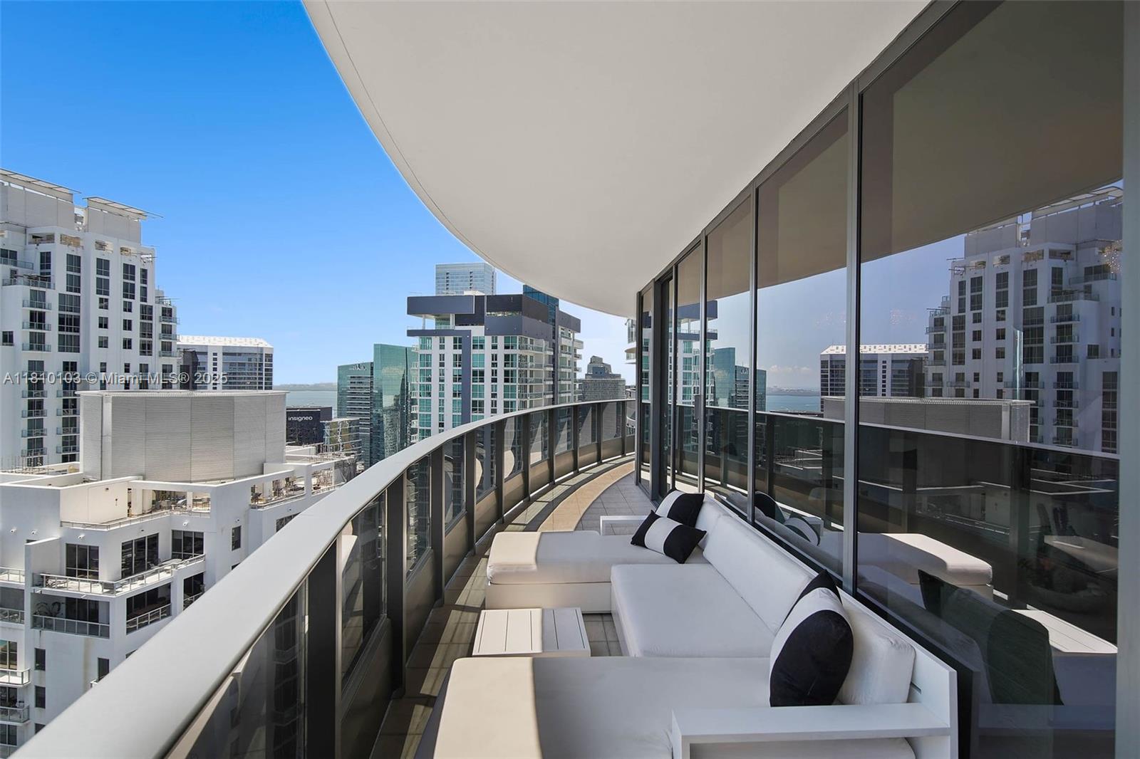 1000 Brickell Plz #4209, Miami FL 33131