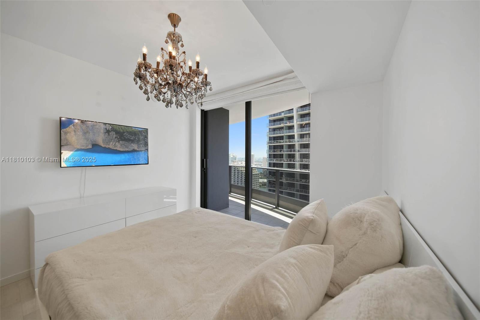 1000 Brickell Plz #4209, Miami FL 33131