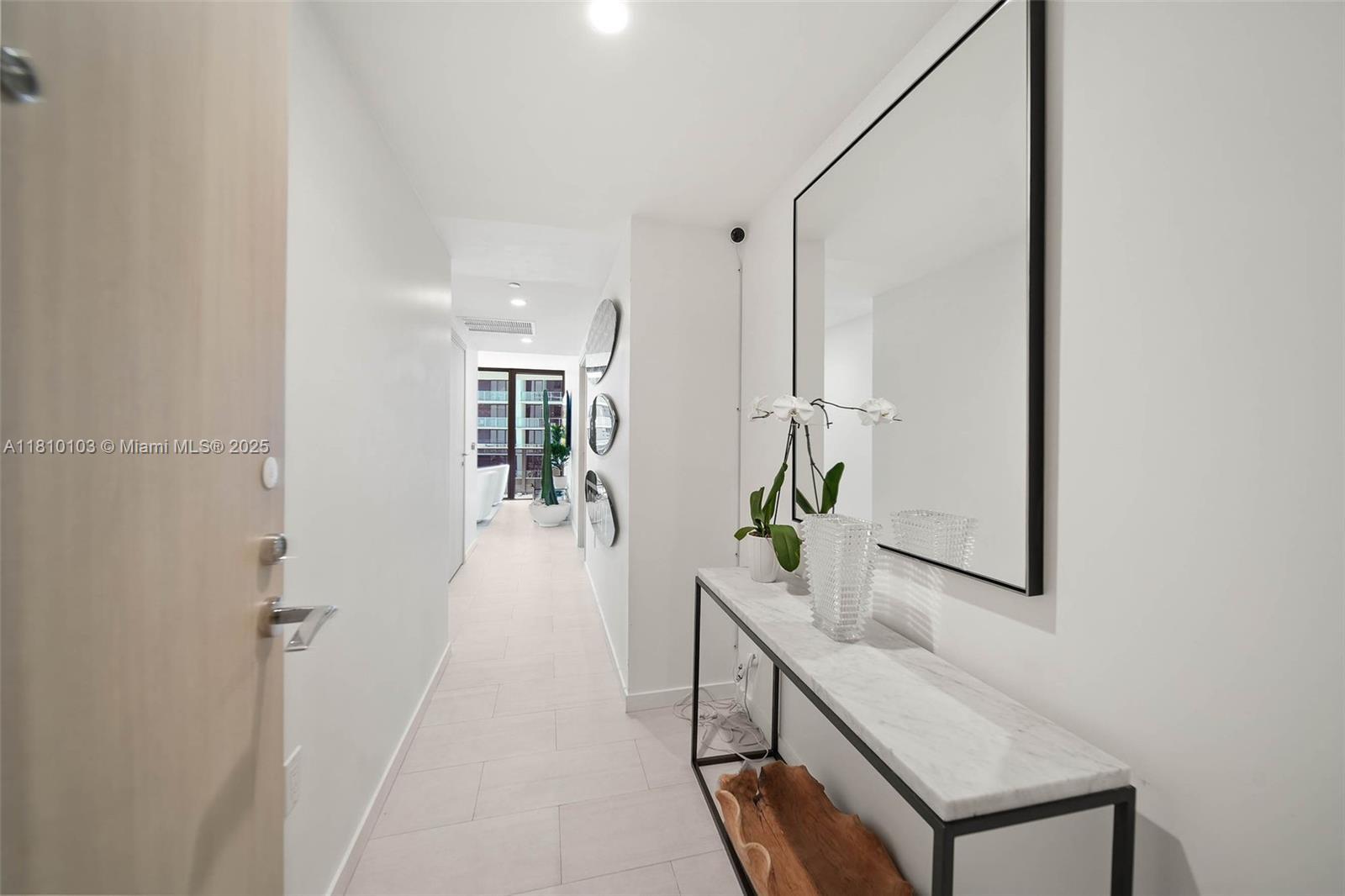 1000 Brickell Plz #4209, Miami FL 33131