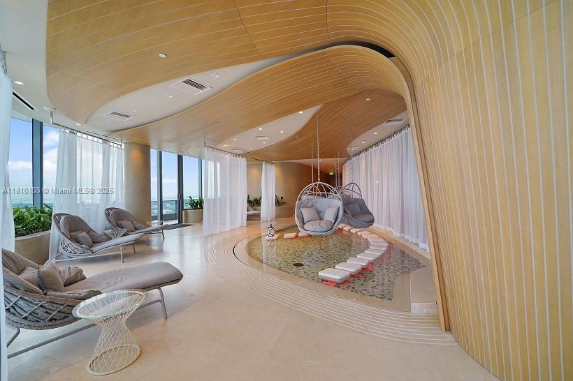 1000 Brickell Plz #4209, Miami FL 33131