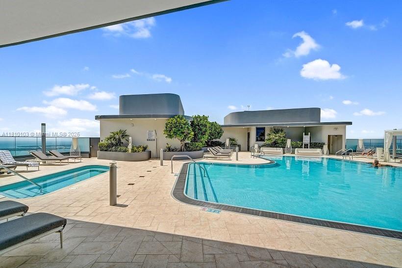 1000 Brickell Plz #4209, Miami FL 33131