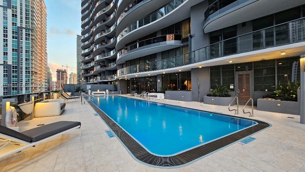 1000 Brickell Plz #4209, Miami FL 33131