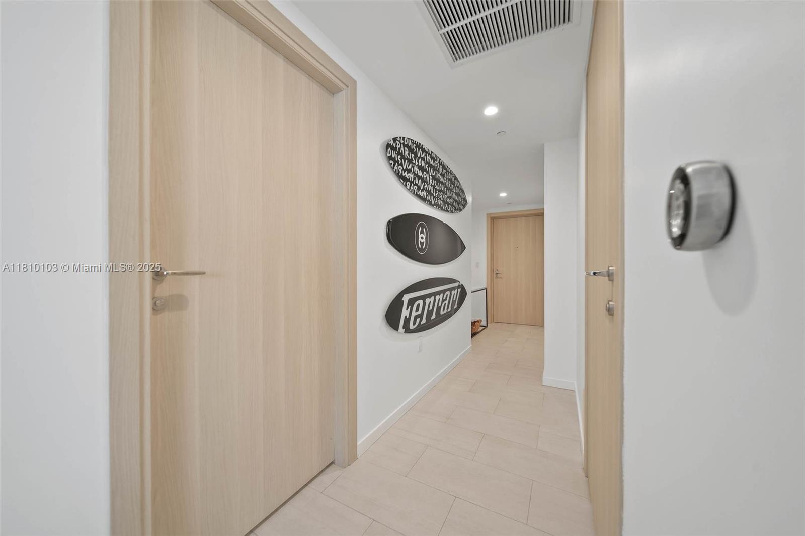 1000 Brickell Plz #4209, Miami FL 33131